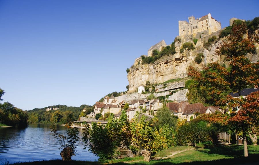 Passage par le village de Beynac
