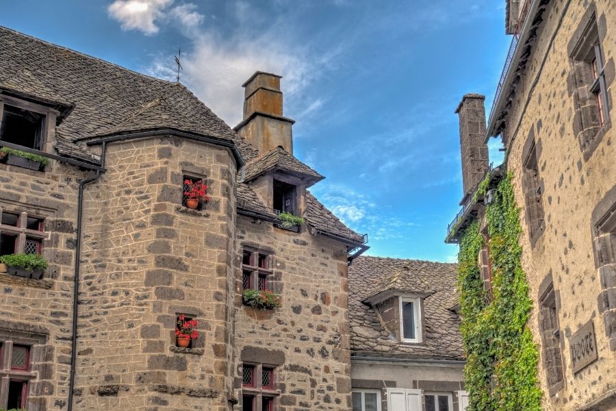 village de salers, cantal, canva stock